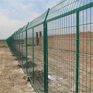 供应框架护栏网,公路铁丝围栏网 浸塑防护网价低质优