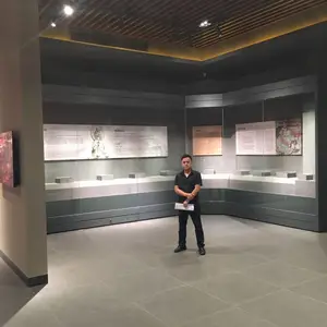 �����ͨ��װ���º�ʪ����ң��ƽ���Ų����չ��,չ���������