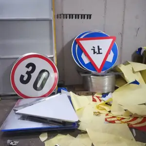 交通安全标语警示牌提示牌 蓝底白色指路牌