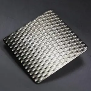 ��ɽ��ѹ����ֹ�ҵ�в��˱�ɫ���
