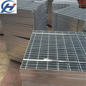 �ӱ���ɽ�ָ�壬��ˮ���ǰ壬����Q235���ڹ�������ˮ�����ֽṹƽ̨�ĸָ�դ.