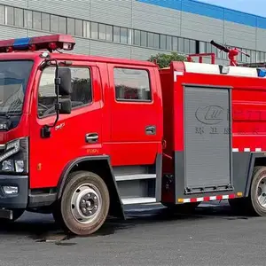 东风大福瑞卡5吨泡沫消防车 水罐3.2吨，泡沫罐1.6吨
