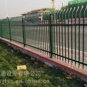 建筑工程锌钢护栏 厂区小区草坪围墙铁艺方管隔离栏 护栏厂家直供