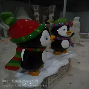 厂家定做游乐场商场卡通摆件 海洋公园卡通企鹅造型玻璃钢雕塑