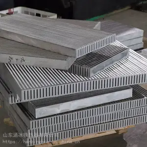 全铝 涡轮增压中冷器 1119A4D-010华菱重卡 配件中冷器 油散热器