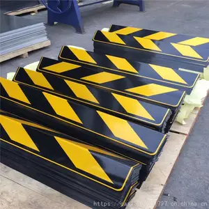 ��ͨ��ʩ����ֱ�����Ǹ۵���ͣ�������� ���Ǹ۵��³����𽺻�ǽ�� ���Ǹ۷�ײ��