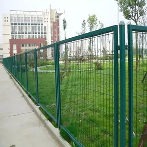 工厂围墙围栏 组装方便铁丝网 农场金属外墙网