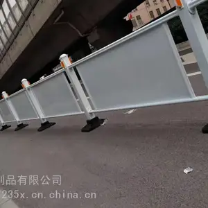 供应交通设施护栏 锌钢市政栏杆 安全公路交通围栏人行道隔离栏
