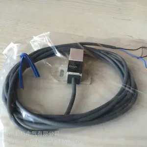 FUJI��ʿ�ӽ�����PE-B4D 50MA ����24V���Ӵ�����2M PE-B4DB