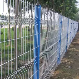 桃型柱护栏网采用Q235低碳冷拔钢丝、冷拔低碳钢丝、低碳钢丝为原料焊接折弯而成