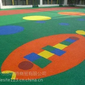 南宁专业丙烯酸运动场地铺设乐思特 广西塑胶跑道建设 南宁pvc地胶施工 环氧地坪