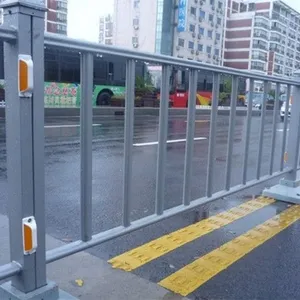 道路护栏A北京锌钢道路护栏厂家@河北靓先