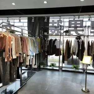 品牌折扣女装尾货直播货源打包走份哪里质量好