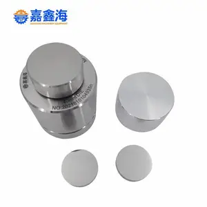30�������ֶ�ѹƬ�� ���С�����ڽϴ������ķ�ģ