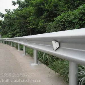 湖北云梦高速公路波形梁护栏 热镀锌二波波形护栏板 路侧防撞护栏