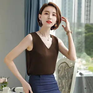 �¿�ѩ��С����Ů�����⴩Բ�����䱳���ڴ�V�촿ɫ��������