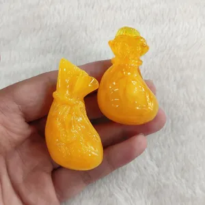 厂家直销二代人造蜜蜡琥珀饰品吊坠人工琥珀旅游景点地摊展会热销产品义乌饰品批发