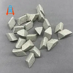 斜三角磨料8*8棕刚玉研磨石抛磨块倒角石粗磨