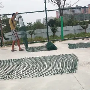 【跑道运动防护网】羊市塔球场铁丝网价格 菱形操场隔离栅源头厂家