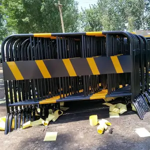 喀什临时隔离护栏销售/乌鲁木齐护栏厂家/新疆护栏网厂家