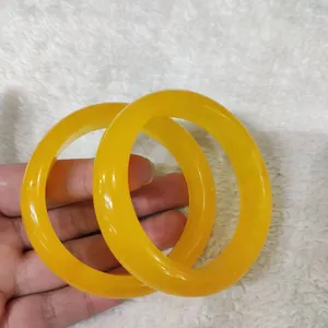 义乌饰品批发厂家直销二代蜜蜡琥珀原石人造蜜蜡展销会地摊直播蜜蜡手镯