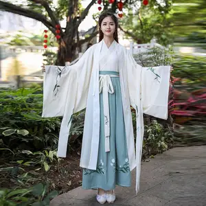 合唱服、八路红服、村姑服、礼服