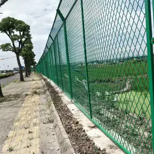 江河钢板网围栏护栏现货直发 可定制各种 可出口