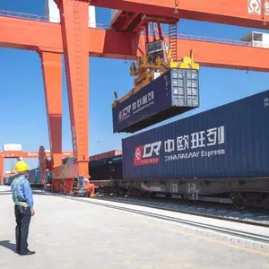 果斯到德国汉堡/波兰马拉 铁路集装箱拼箱 卡车大件运输中欧班列