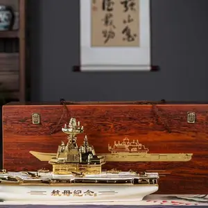 纪念航母陶瓷酒瓶 3斤5斤创意航母酒瓶景德镇高白酒瓶定做厂