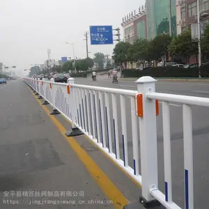 市政护栏网 市政道路护栏 中央隔离栏 城市马路人行道交通护栏 京式护栏镀锌铁材质喷塑表面处理