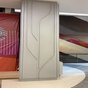 ѧУ������ŷ�ۻ��ΰ�����Ļǽ�������̼����������