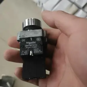ʩ�͵°�ť����XB2-BW36B1C ���� DC24V�� �� ��ɫ1�����Ը�λ