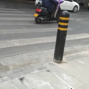 ����ϿѧУ�ſڹ̶�·׮ �·׮ �ڻƾ�ʾ·׮