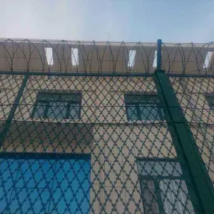 女子***钢网墙 ***刀刺钢网墙 巡逻道花刺网 现货供应