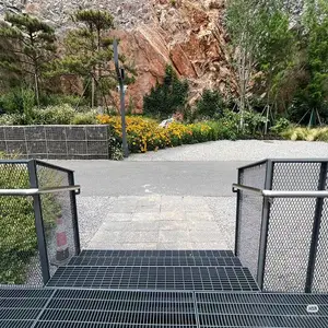 ����ϴ��������©ˮ����ˮ���ǰ� ¥��̤�����п�����Ӹָ�դ