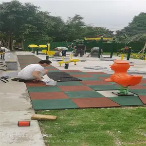 ����С���׶���ȫ���Եص�㳡�������ĵ���������ϵص�