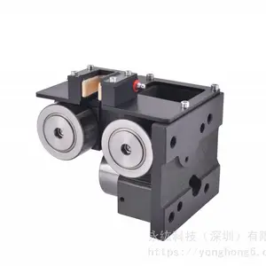 V型滚轮导轨经过淬火和磨削处理,以保证强调和传动精度。
