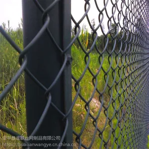PE包塑围栏网 球场护栏网 圈公园围墙网