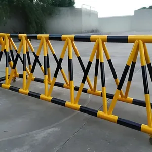 ѧУ�ſھ����ɶ����ƶ�·�ϵ�����������ײ��ʩ����ҵ��λ����