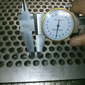 带孔的304不锈钢冲孔网现货厂家圆孔网冲孔板洞洞板装饰网板