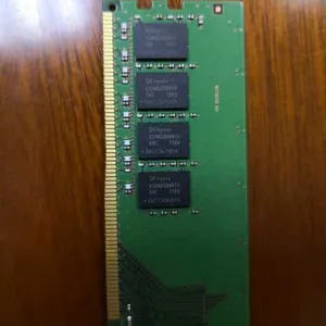 SKhynix现代DDR4 8G 1RX8 PC4-19200 2400台式机HMA81GU6AFR