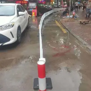 深圳港式护栏道路乙型栏杆定做 新兴市政隔离锌钢护栏面包管