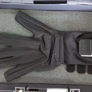 5DT Data Glove 14 Ultra MRI 数据手套：***的MRI环境下使用，有线版本/无线版本