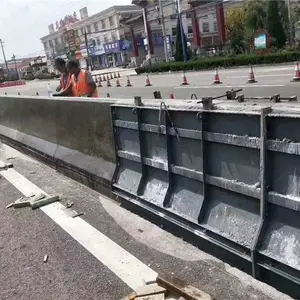 供应高速道路中央隔离带防撞墙钢模具可来图定制