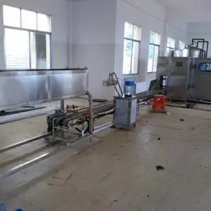 ��С�ʹ�Ͱˮ�豸 ȫ�Զ�18.9LͰװ��Ȫˮ�����߼ӹ��豸
