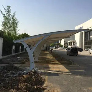 彩钢夹芯板汽车棚，耐力板停车棚造价，彩钢瓦钢棚搭建价格多少一平方？