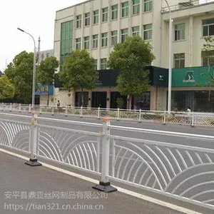 不锈钢道路隔离护栏网_市政护栏网_车辆防撞围栏厂家直销