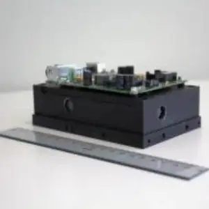 P1064 HP64 计算机可控高重复率微芯片 MOPA 激光器 1064.2 nm 150-300