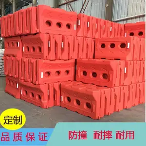 �������½�����������ˮ�� ��ɫ��ˮ���ط�ײ����Χ��