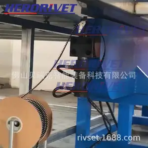交通标志牌自动铆接机，贝瑞克标牌自动铆钉机